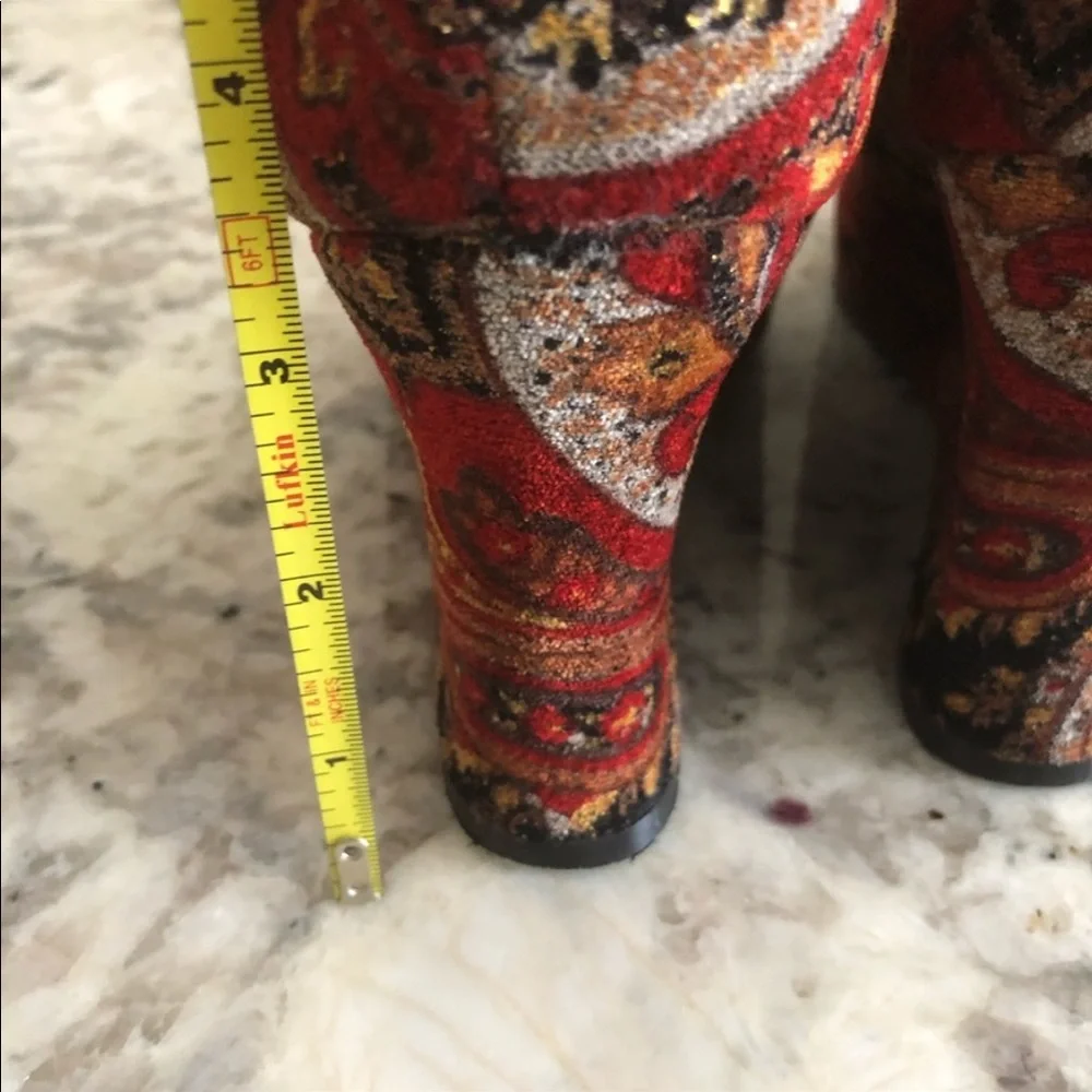 Newport News Red Tapestry Wedge Heels 9.5 - Picture 7 of 8